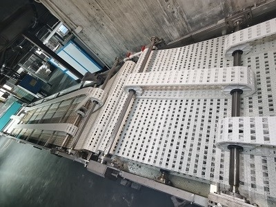 Hochautomatische UV-Beschichtungsmaschine mit hochzuverlässiger Beschichtungstechnologie