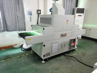 Geschwindigkeit 0-15 m/min UV-Härtemaschine für Klebstoffe und Klebstoffe 480 mm Wirkungsbreite