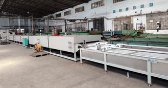 Zuverlässige Leistungspräzisionstechnische Bodenbeschichtung und Glühenlinie für PVC WPC LVT