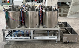 Kompakte und multifunktionale Schleuderbeschichtungsmaschine für die Beschichtung von Kleinserien-Pulpformprodukten