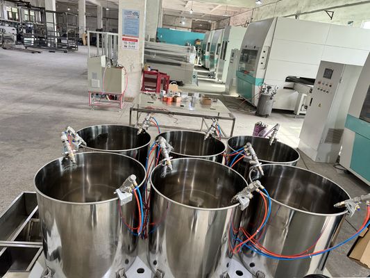 Hochgeschwindigkeits-Spin-Beschichtungssystem für Geschirr. Massenproduktion Innenbeschichtung.