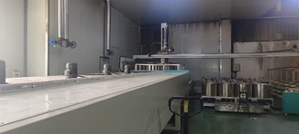 Kompakte und multifunktionale Schleuderbeschichtungsmaschine für die Beschichtung von Kleinserien-Pulpformprodukten