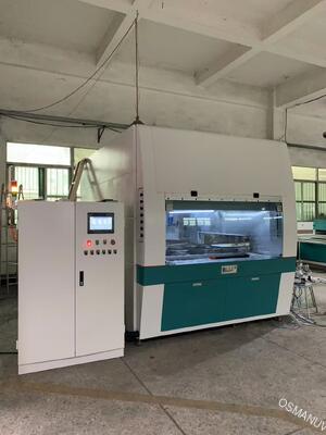 360° oszillierende Spritzmaschine für Spritzgusszellstoff & Möbelplattenoberflächenbeschichtung - Anpassbarer Spritzpfad