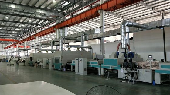 Automatische UVauftragmaschinen-Maschine, W1300mm-Sprühfarbe-Fertigungsstraße