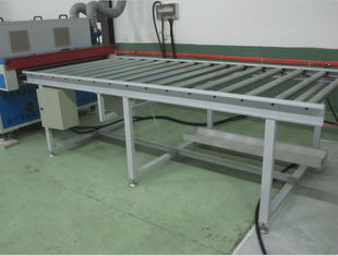 Maschine mit Servomotor, PLC-gesteuertem Förderband Kapazität 50 kg/h