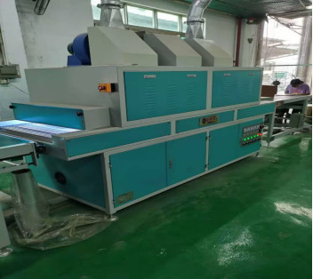 Effiziente UV-LED-Härtemaschine Härtetiefe 5-20 mm Härtefläche 200 mm*200 mm