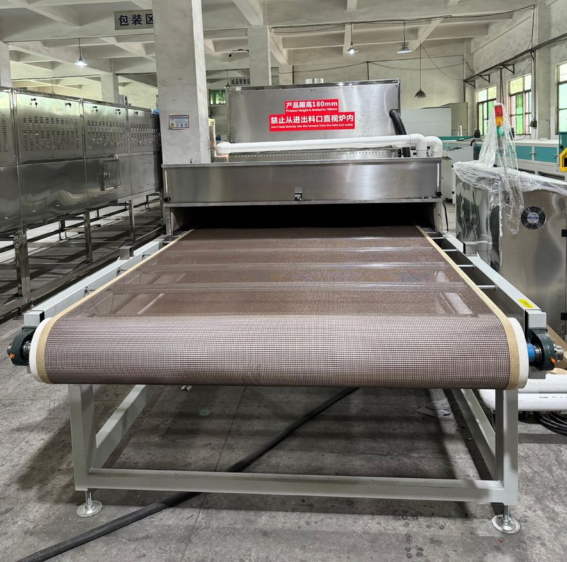 Energieeffizientes Mikrowellentrocknungssystem für die Zellstoffformung: schnelle und gleichmäßige Innenaufheizung