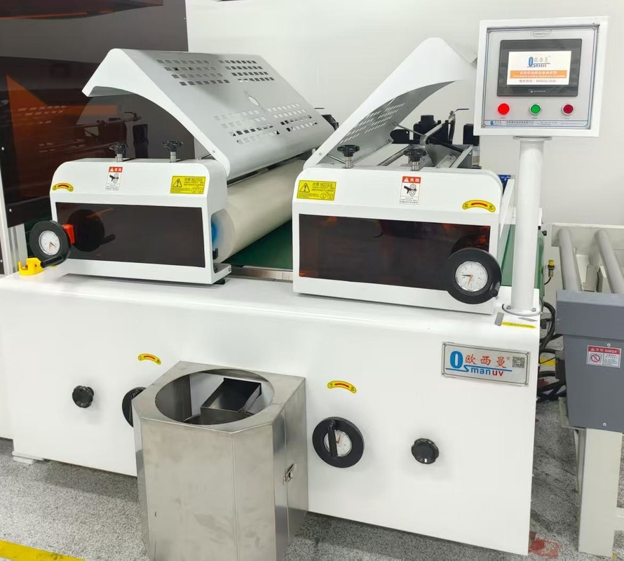 Präzisionstechnische maßgeschneiderte Lösungen Rollenbeschichtung Maschine mit Vor- und Rückwärts-Rollenschicht 1320mm Wirkungsbreite