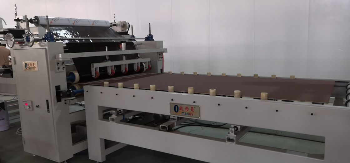 2m Filmlaminierungsmaschine, Weiße PE Schaumfolie-Laminationsmaschine für Glas, Stahlfolie, Acryl