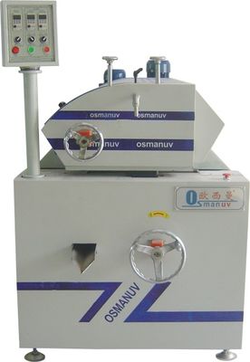 Für die Oberflächenbehandlung von Holz oder Kunststoff oder Metall