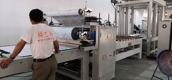 Inline Roll-to-Roll Schutzfolien-Laminiersystem – Anpassbare Foliendicke & Geschwindigkeit mit automatischer Spannungsregelung